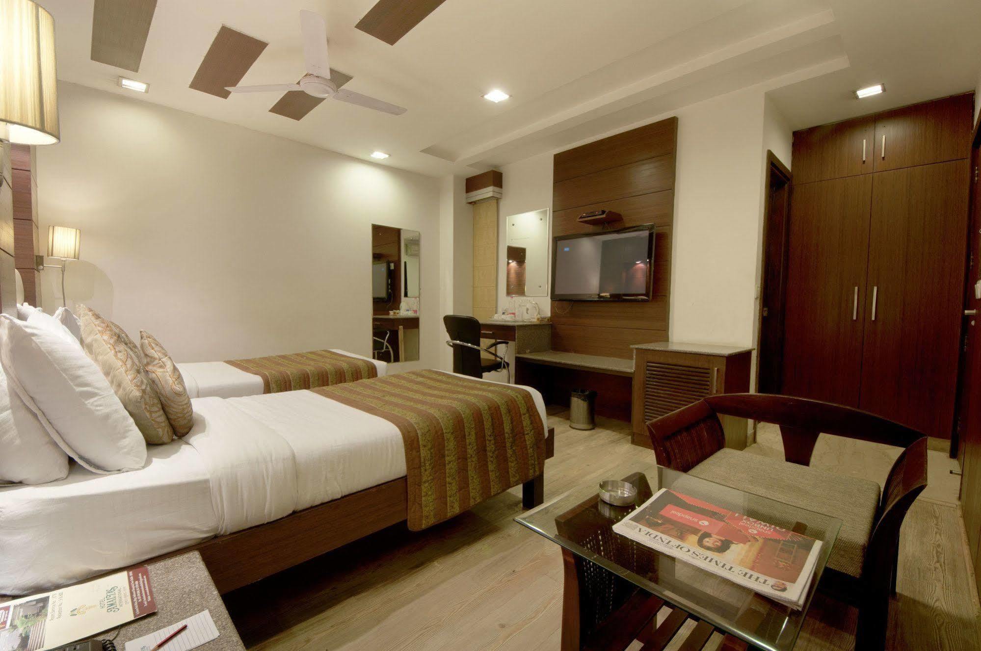 Hotel Amaltas International - Delhi-16 New Delhi Exterior photo